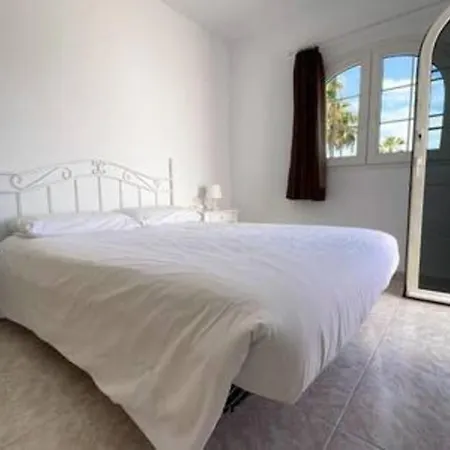 Beachside Eter With Private Pool, Bbq & Fast Wifi Vila