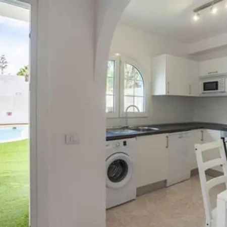 Villa Corralejo Beachside Villa Éter with Private Pool, BBQ&Fast Wifi Corralejo