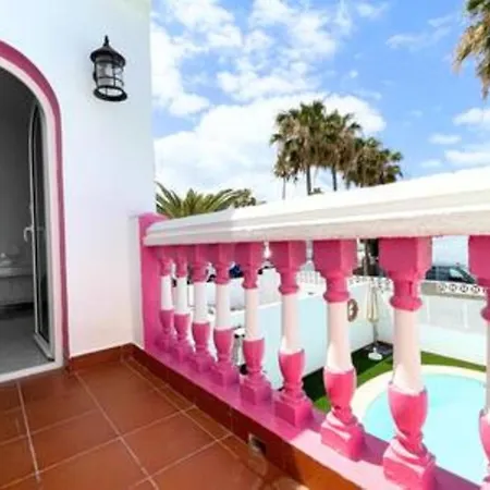 Villa Corralejo Beachside Villa Éter with Private Pool, BBQ&Fast Wifi