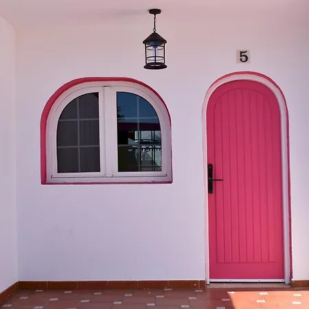 Corralejo Beachside Villa Éter with Private Pool, BBQ&Fast Wifi